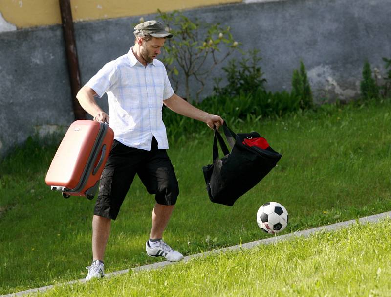 První klapka nové komedie Zdeňka Trošky s názvem Babovřesky padla 22. května na návsi v Dobčicích na Budějovicku.