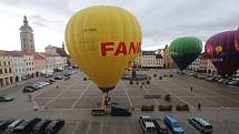 Čtyři horkovzdušné balony vzlétly ve čtvrtek v ranních hodinách z českobudějovického náměstí Přemysla Otakara II.