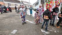 V Ločenicích na Českobudějovicku chodí o masopustu hned dvě party koledníků. Kromě klasické "velké" koledy, chodí od domu k domu "malá" koleda mladších kluků.