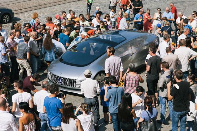 V Linci se představuje samojezdící auto.