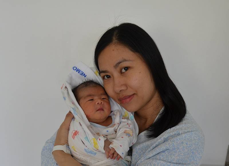 Hoang Duc Thang z Dívčic. Syn Pham Thi Ha a Hoang Van Thanh se narodil 3. 6. 2021 v 8.48 hodin. Při narození vážil 3850 g a měřil 49 cm. Doma se na brášku těšila Hoang Pham Bich Thao (4).