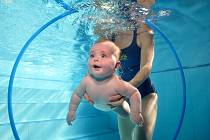 V Baby Centru Šikulka se na plavání kojenců specializují.