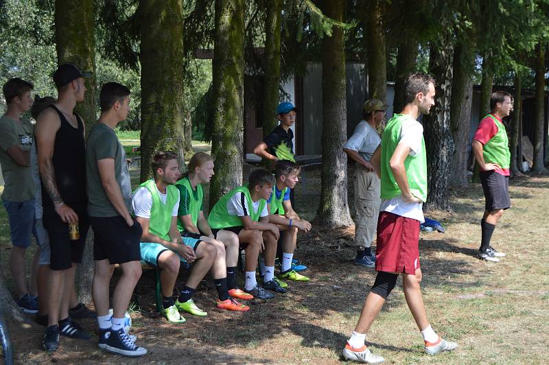 Ani velké vedro nezabránilo besednickým Kanonýrům porazit zbývající čtyři fotbalové týmy v Ločenicích na 4. ročníku turnaje o pohár starosty obce Ločenice.