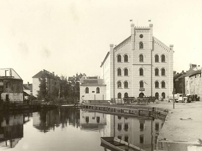 KDYSI: Přední mlýn v rozmezí let 1929 až 1931.