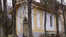 V CHKO Blanský les stával nad vesničkou Habří poutní kostel sv. Víta. Obyvatelé na jeho místě kapli postavili kapli a věnovali ji vyšebrodským cisterciákům. Po válce byla konfiskována, nyní kapli stát bezplatně převedl obci.