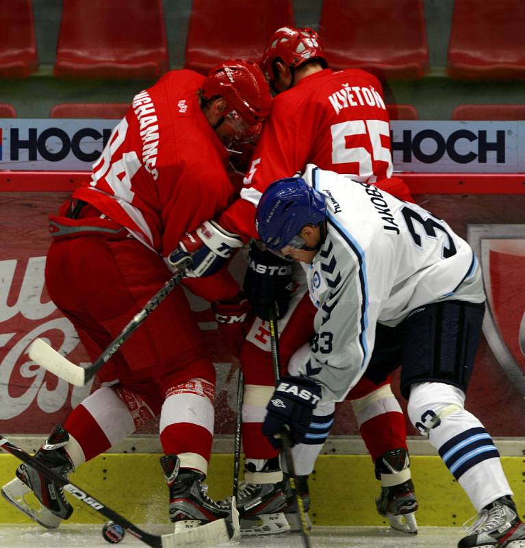 Europhean trophy 2012. Utkání mezi HC Mountfield České Budějovice a Hamburg Freezers.