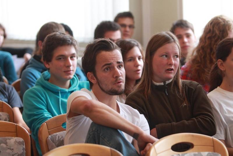 Studenti na gymnáziu v Třeboni.