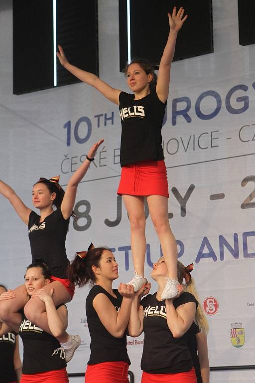 Mezinárodní gymnastické soutěže Eurogym začne v Českých Budějovicích přesně za 101 dní. Na snímku gymnastky Cheerleaders.