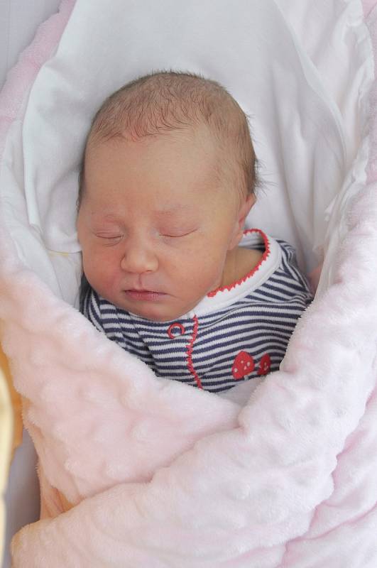 Iva Aschenbrannerová, Sušice. Rodiče Iva a Václav se radují z narození dcery. Na svět přišla 31.3. 2022 v 8.24 hodin s porodní váhou 3100 g. Holčička je prvorozená.
