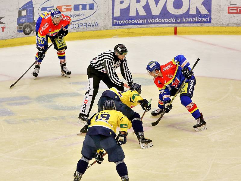 Motor hostil soupeře z Ústí nad Labem.