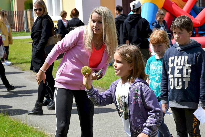 Dětský den na návsi dívčické místní části Česká Lhota
