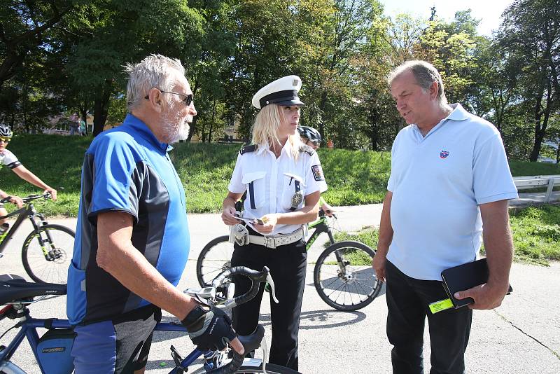 Na konci července zemřeli na silnicích dva cyklisté. Také proto policie pořádá týdenní krajskou bezpečnostně preventivní akci nazvanou "Bezpečně na kole".