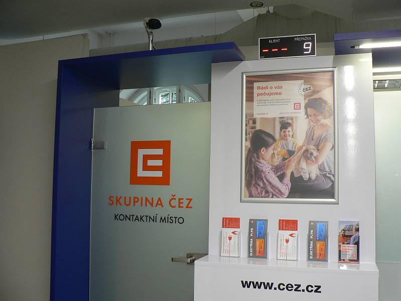 V Českých Budějovicích bylo slavnostně otevřeno první kontaktní místo společnosti ČEZ v prostorách České pošty.