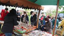 První jarní trh v Boršově nad Vltavou se konal na tradičním místě pod fotbalovým hřištěm v parku.