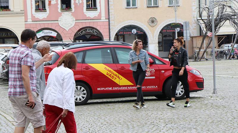 Dopravní situace na českobudějovickém náměstí.