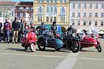 Na Jízdu gentlemanů vyrazilo v neděli v Českých Budějovicích 38 chlapů na krásných starých motorkách, aby upozornili na rakovinu prostaty.