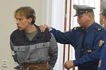 Jaroslav Steinbauer má jít za dvě vraždy mladých žen na doživotí za mříže. „Je nutno eliminovat možnost, že by podobný čin ještě zopakoval,“ řekl předseda senátu. 
