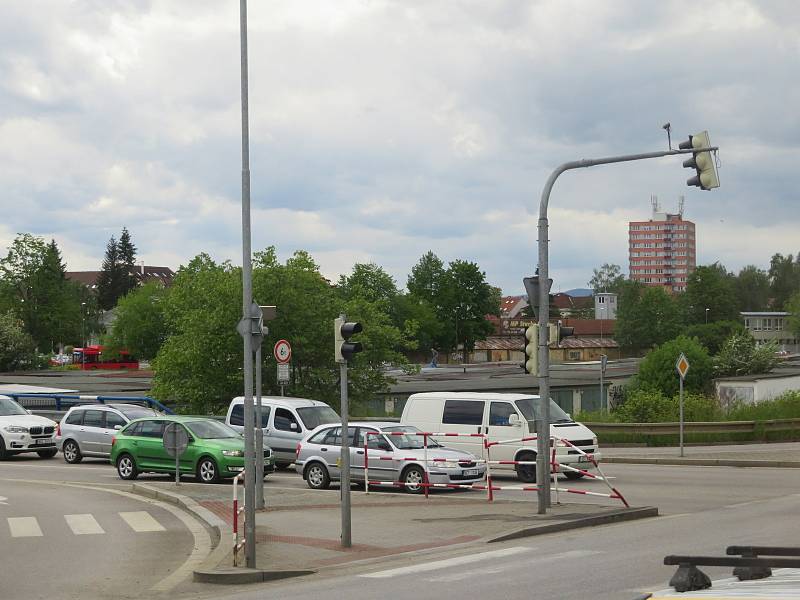 Nejvíce nehod v kraji se za poslední dva roky stalo přímo v centru Českých Budějovic. I malé šťouchnutí v jihočeské metropoli může způsobit dopravní peklo.