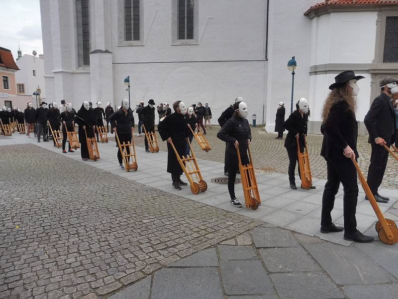 Velikonoční hrkání v době koronaviru.