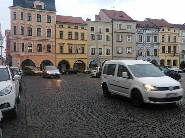 Doprava na náměstí Přemysla Otakara II. v Českých Budějovicích.