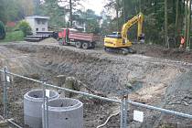 Stavba čističky odpadních vod v Čakově. V létě 2021 už byl zahájen zkušební provoz.
