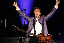 Přes 20 písní Beatles zazpíval 16. června ve vyprodané pražské O2 areně Paul McCartney. Své více než dvouapůlhodinové vystoupení se snažil moderovat v češtině a během přídavku přímo na jevišti  oddal mladý pár z publika. Dorazilo 17 000 lidí.