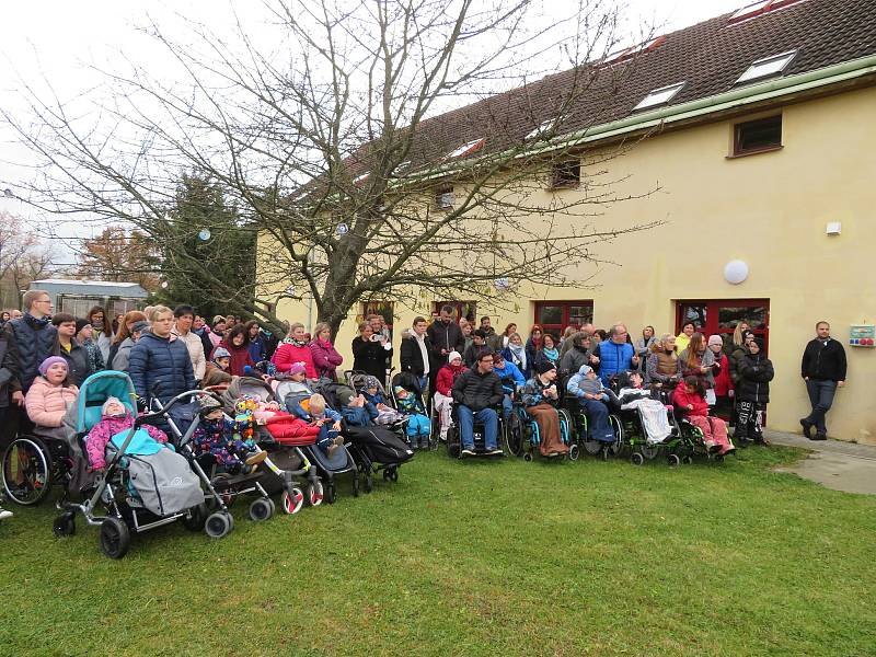 Arpida+ campus životních příležitostí může už za dva roky pomáhat dospělým lidem s tělesným a kombinovaným postižením .8. listopadu se symbolicky klepalo na základní kámen.