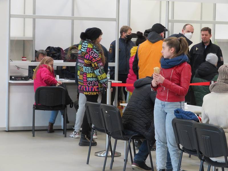 Krajské asistenční centrum pomoci Ukrajině na českobudějovickém letišti.