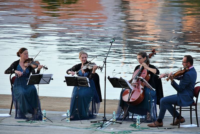 Koncert filmové a seriálové hudby v Týně nad Vltavou