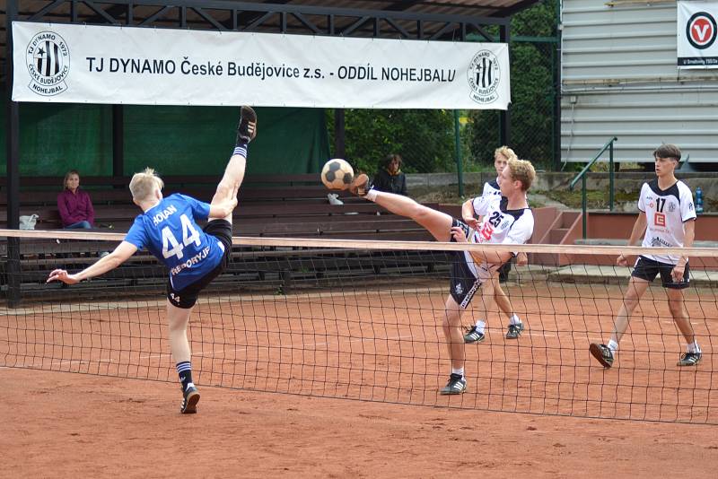 Dorostenecké družstvo TJ Dynamo ČEZ ČB: Petr Škoda, Tomáš Votava, Jan Klečka, Daniel Brabec, René Čakan, Kryštof Kalianko a kapitán týmu David Chvátal