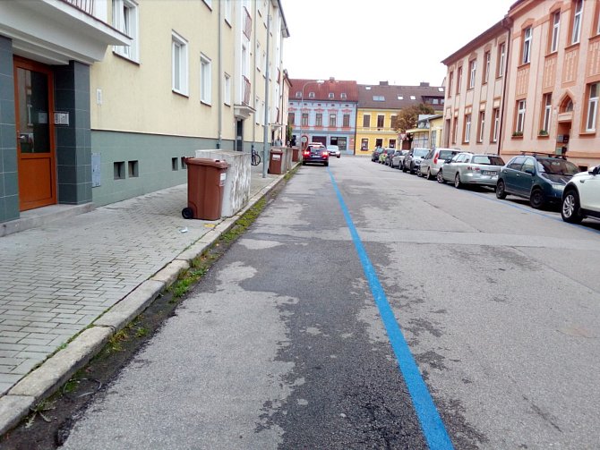 V Českých Budějovicích se parkovací systém s modrými zónami rozšiřuje o další ulice. Tentokrát zhruba mezi Novohradskou, Mánesovou, řekou Vltavou a Papírenskou. Nové plochy začnou fungovat v závěru roku 2021.
