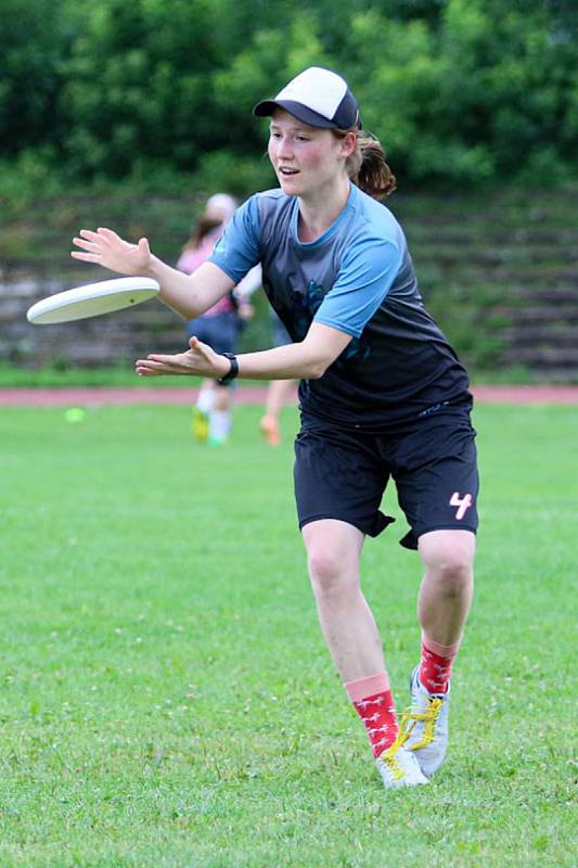 V Českých Budějovicích se 11. a 12. září uskuteční mistrovství republiky ve frisbee, hře s létajícím talířem (diskem). Na snímku nedávný Princess Cup pořádaný budějovickým týmem 3SB.