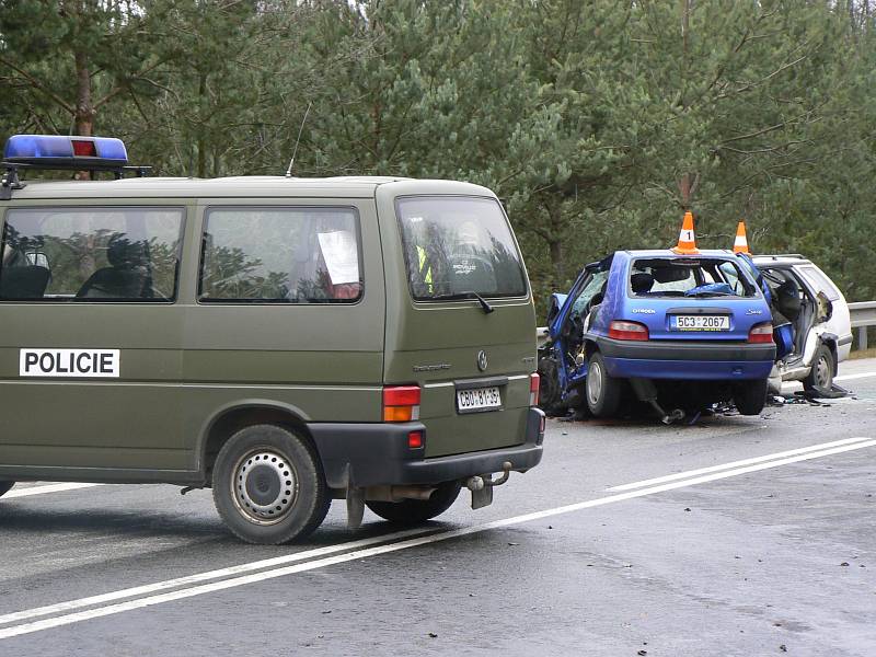 Nehoda na silnici ve směru z Borku na Veselí nad Lužnicí.