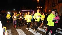 S baterkami vyrazili na trať účastníci nočního závodu Night Run, který se po roce opět vrátil do Českých Budějovic. Pro zdatnější běžce byla připravena desetikilometrová trasa. Kdo si na ni netroufl, mohl běžet pět kilometrů.