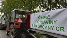 Protestní jízda části zemědělců vyrazila na Českobudějovicku na cestu nedaleko Hosína.