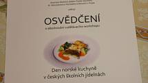 Osvědčení o pětihodinovém školení k přípravě norského menu v Praze.