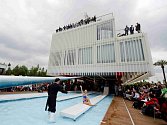 Jako český pavilon na výstavě Expo 2015 v Miláně by mohl vypadat nový sál Jihočeské filharmonie (JF) s kapacitou 1000 lidí. Byl by z modulů. Firma Koma Modular vypsala mezinárodní architektonickou soutěž pro mladé architekty, aby navrhli jeho podobu.