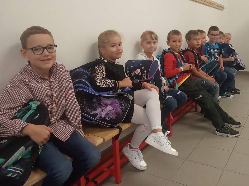 Noví žáci 1.D na základní škole Oskara Nedbala v Českých Budějovicích.
