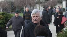 Zpěvák Standa Drobek Schwarz měl 22. prosince pohřeb na hlavím hřbitově v Českých Budějovicích. Zemřel 11. prosince 2014, bylo mu 57 let. Rozloučit se s ním přišly stovky lidí.
