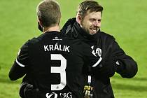 Fotbalisté Dynama hrají v lize v sobotu doma se Zlínem. Budou se stoper Králík a trenér Horejš radovat z výhry?