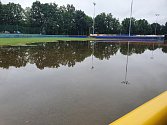 Baseballový areál v Hluboké nad Vltavou je po vodou
