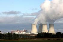 Jaderná elektrárna Temelín odstavila o víkendu oba bloky z rozvodné sítě.