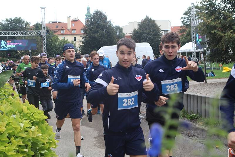 Běh jihočeských nadějí na Sokolském ostrově v Českých Budějovicích přilákal stovky sportovců na několika tratích. Výtěžek poputuje jihočeským talentovaným dětem, dále dětem ze sociálně slabších rodin, dětských domovů, ale i sportovním klubům.