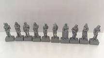 Figurky husitských bojovníků připravené na sériové lití.