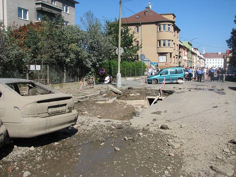 Hlásný varovný systém může město využít při haváriích nebo přírodních katastrofách. Na snímku jsou zachyceny následky nedávného výbuchu parovodu v Českých Budějovicích.