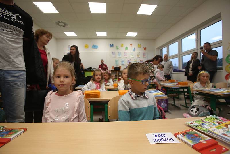 Ve Srubci si postavili novou základní školu.