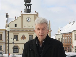 Jaroslav Svěcený se sám aktivně účastní příprav festivalu. Minulý týden se s organizátory sešel přímo v Nových Hradech.