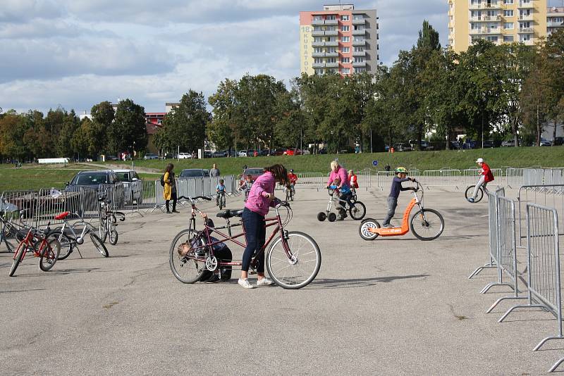 Den čisté mobility na náplavce v Českých Budějovicích bavil děti i dospělé.