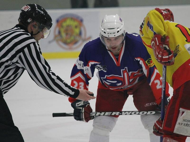 David servis doma porazil ve třetím utkání Radomyšl 3:2 a postupuje do finále krajské ligy.  