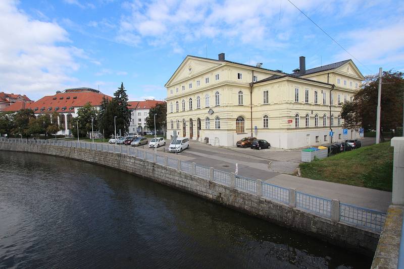 Kulturní dům Slávie před rekonstrukcí.